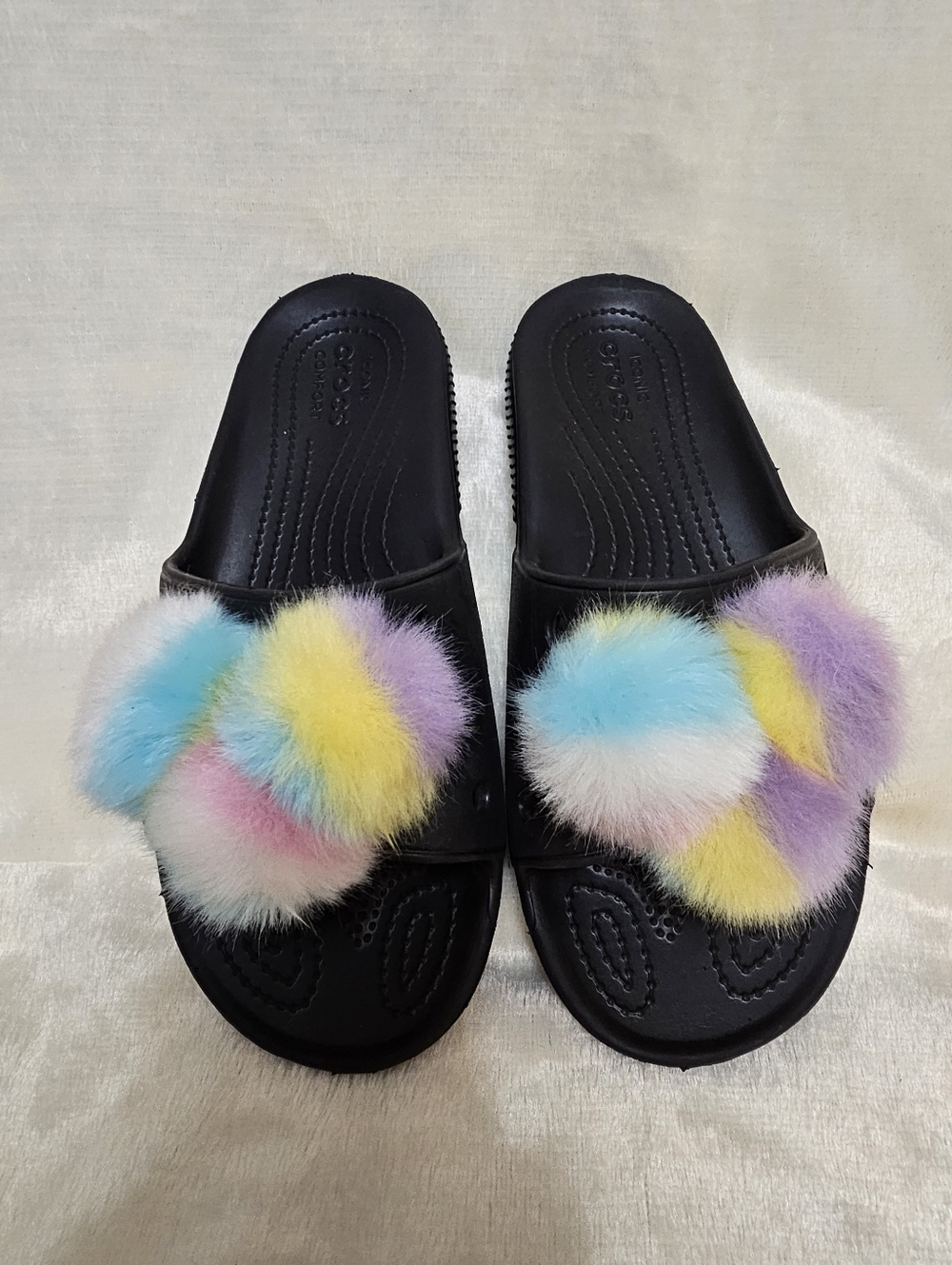 Crocs Pom Pom Pastel Slides Sandals Shoes Black Womens Size 9 Rare